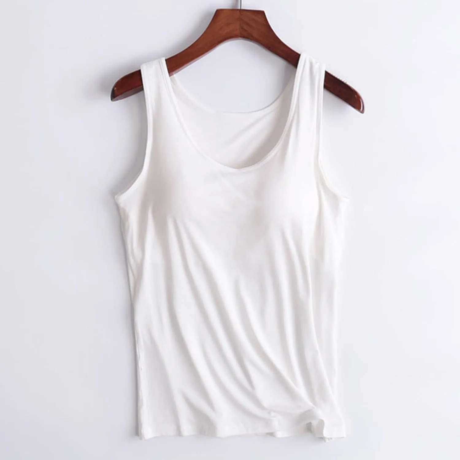 Tank Top with Built in Bra for Women Plus Size Wide Strap Crewneck Workout Yoga Athletic Casual Camisole Outfits 2025