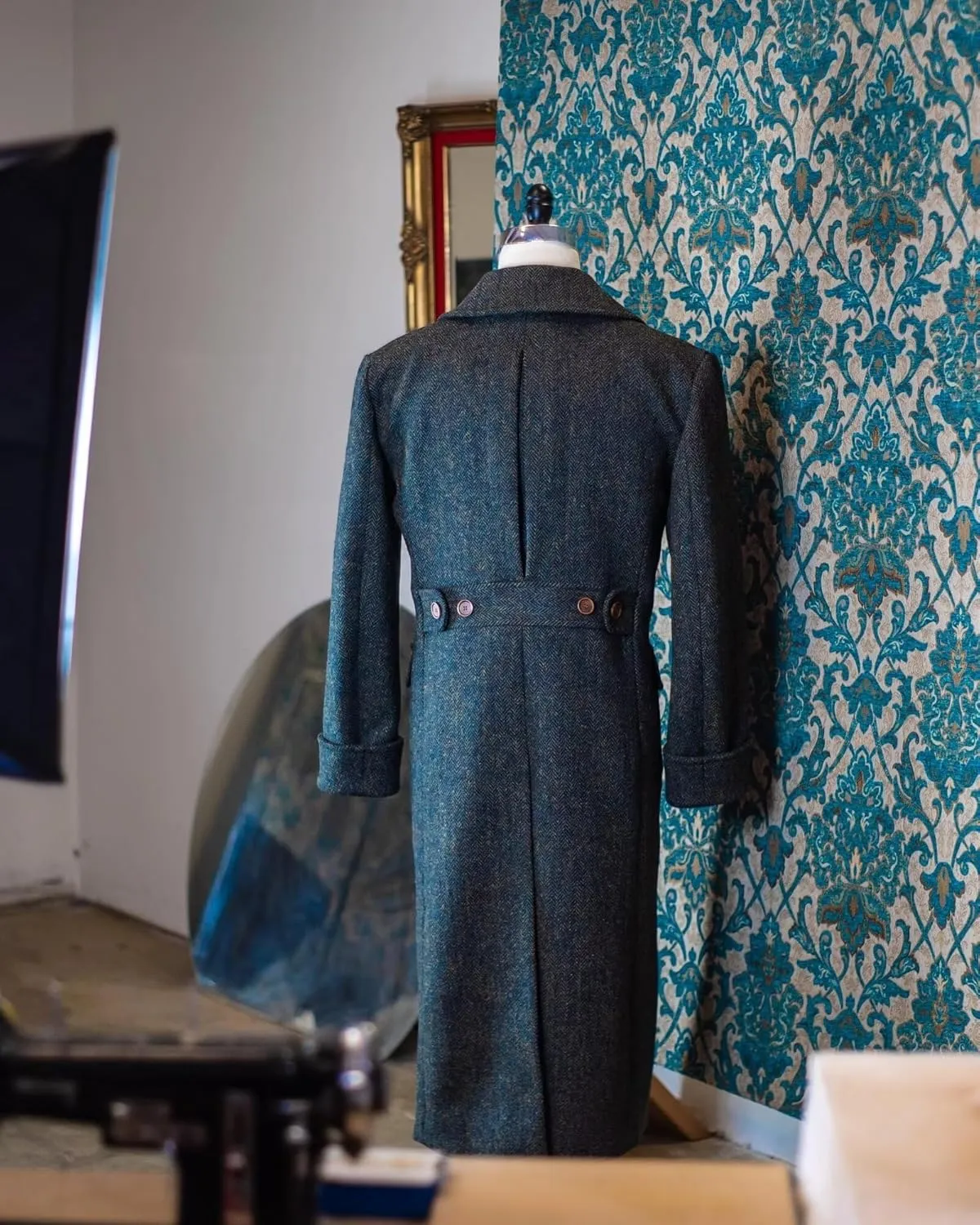 Wangyue Tweed Trench Coat Men Double Breasted Pea Coats Notch Collar Herringbone Tweed Overcoats Slim Fit Winter Wedding