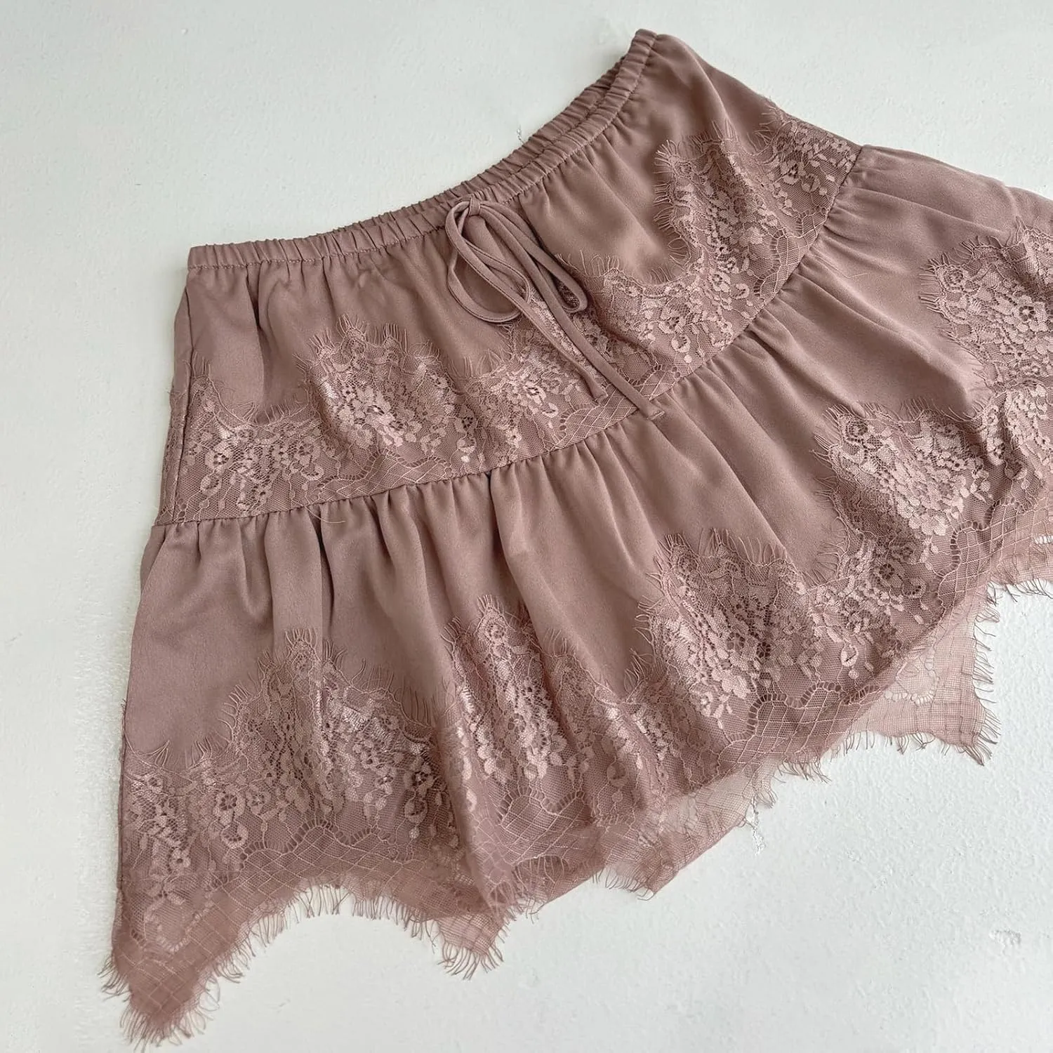 WZTYYDS Women Y2K Lace Mini Skirt Low Rise Ruffle Layered Pleated Flowy Skirts