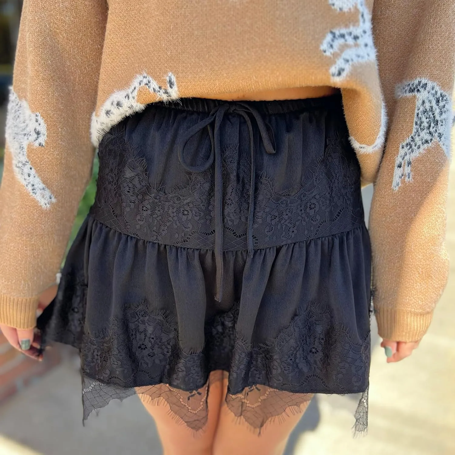 WZTYYDS Women Y2K Lace Mini Skirt Low Rise Ruffle Layered Pleated Flowy Skirts
